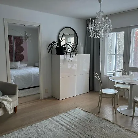 New One-bedroom Near Downtown * Nyslott