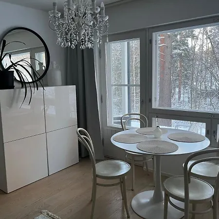 New One-bedroom Near Downtown Lägenhet Nyslott