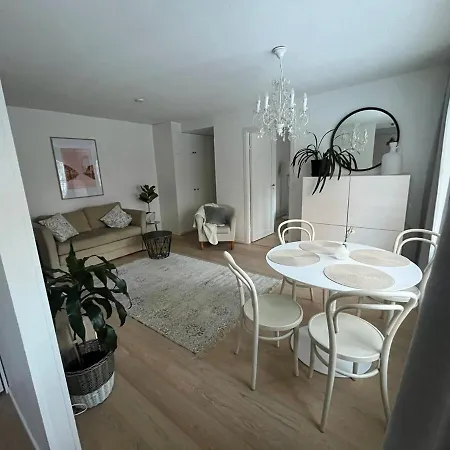 New One-bedroom Near Downtown